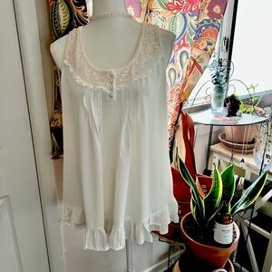 Cream Cotton nightie Sz Small